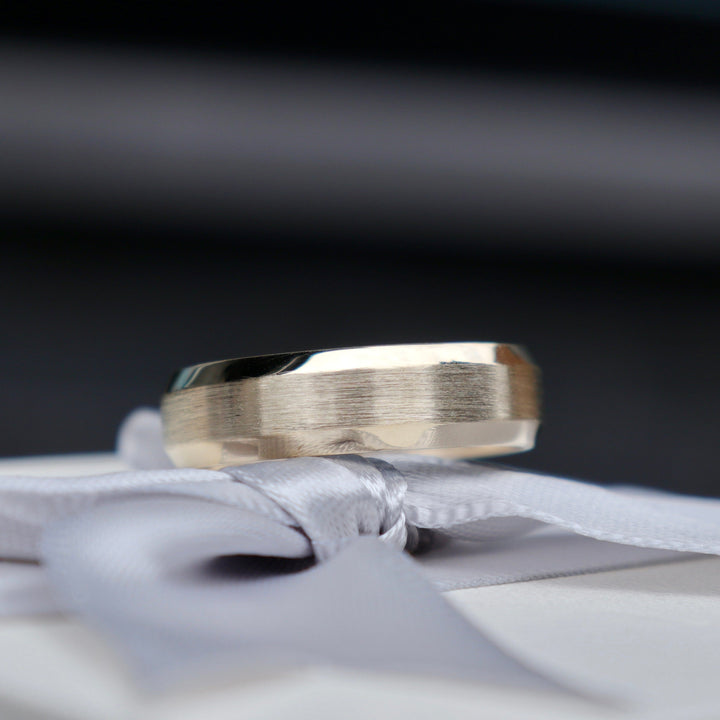 Mathieu Blanchard Bagues Bague jonc Symétrie en or 10K