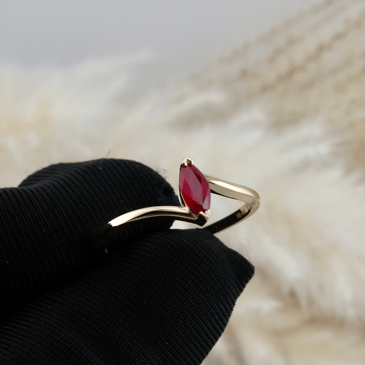 Mathieu Blanchard Bagues Bague Marquise en or 14K - 18K et rubis 0,44 ct