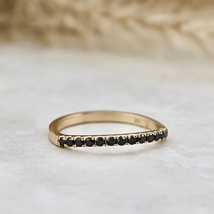 Mathieu Blanchard Bagues Bague Semi-éternité courbe en or 14K - 18K ou platine et diamants noirs