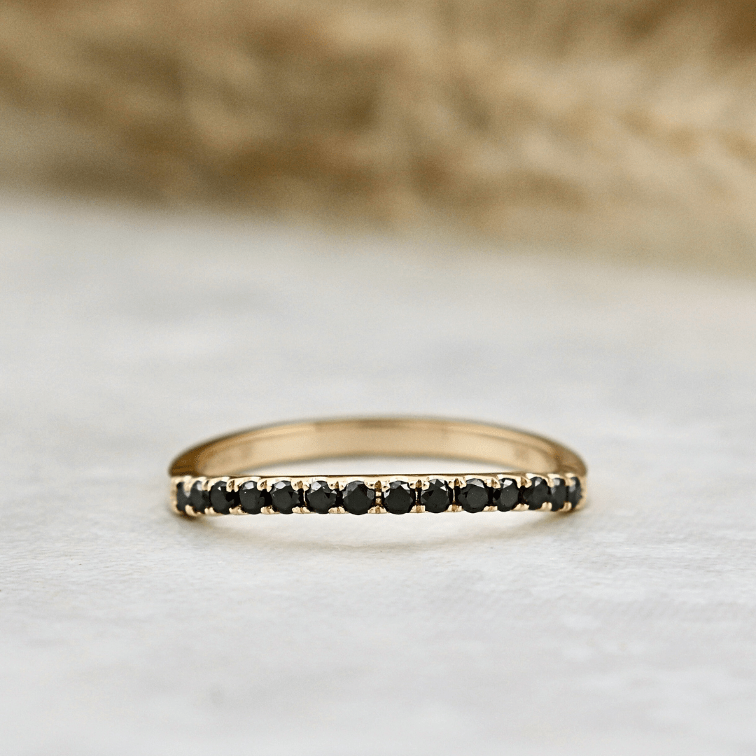 Mathieu Blanchard Bagues Bague Semi-éternité courbe en or 14K - 18K ou platine et diamants noirs