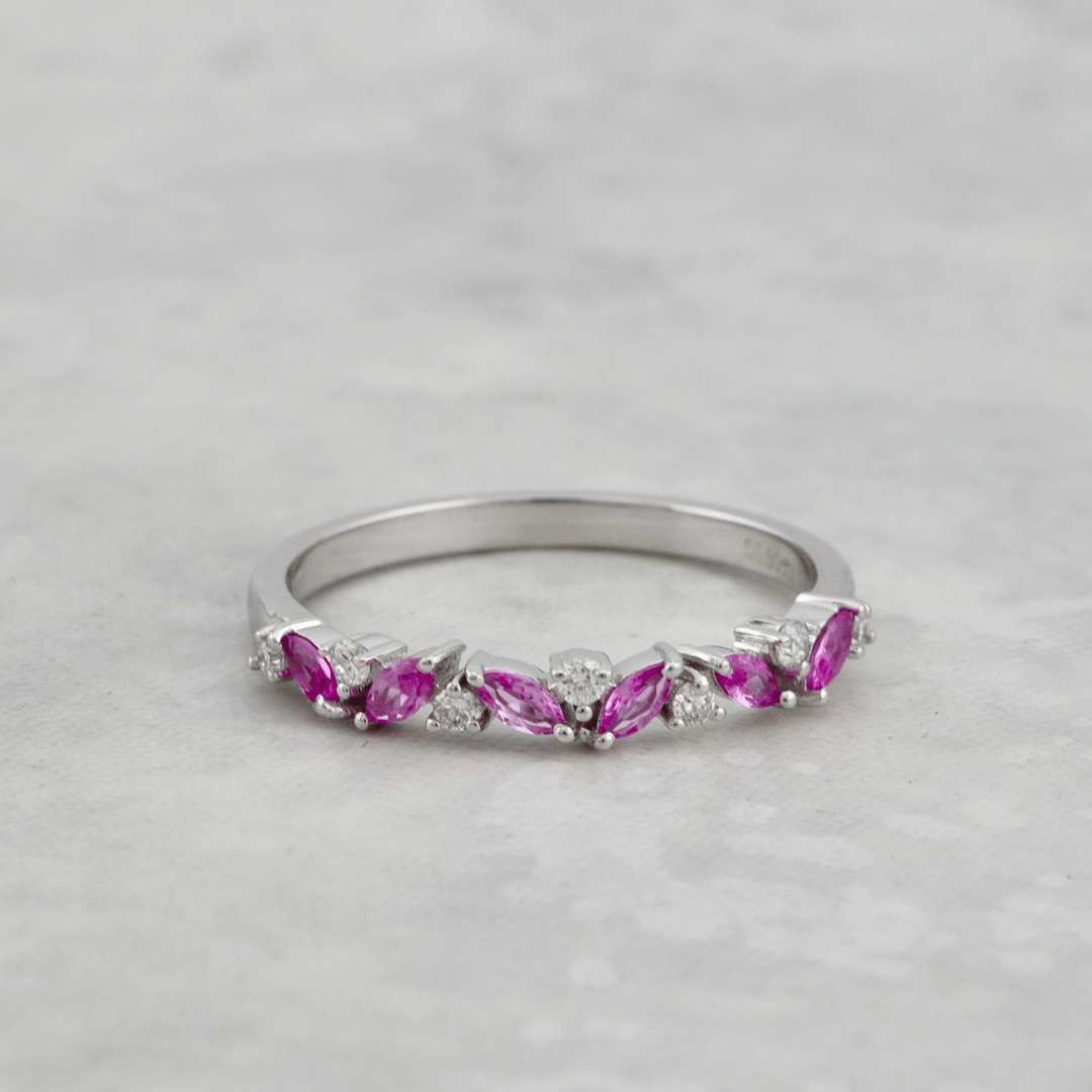 Mathieu Blanchard Bagues Bague semi-éternité Marquise en or 14K, diamants et saphirs