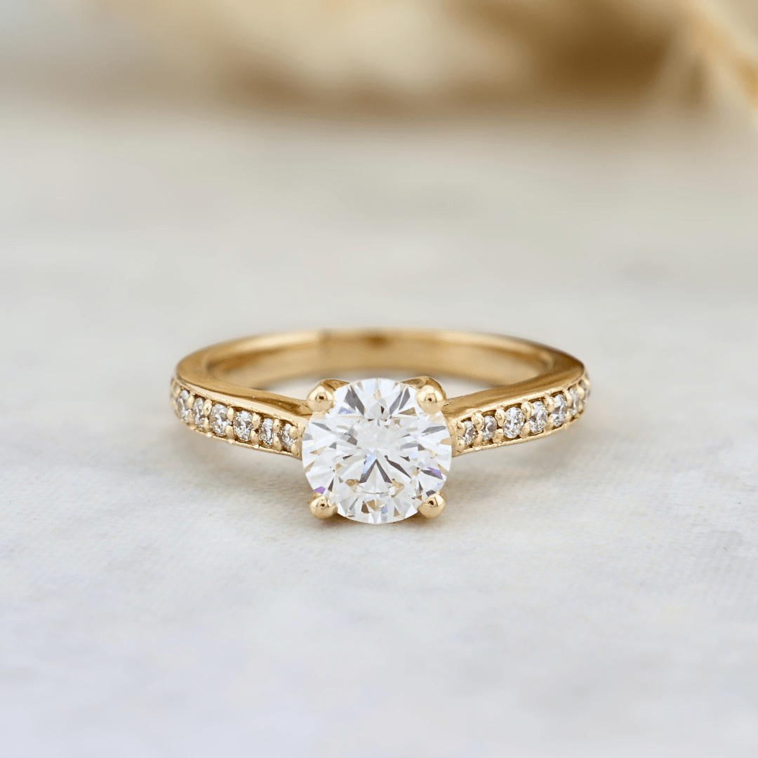 Bague De Fiançailles Or Jaune 14k Solitaire 1ct - Brillant Round CZ, Taille Ajustable