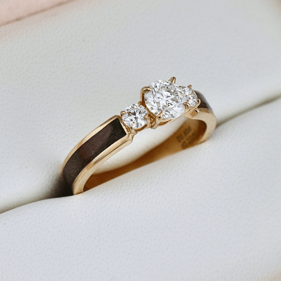 Mathieu Blanchard Bague Trinité en bois et diamants 0,80 CTW