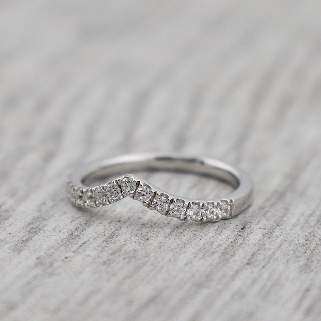 Mathieu Blanchard Bagues Bague V en argent sterling