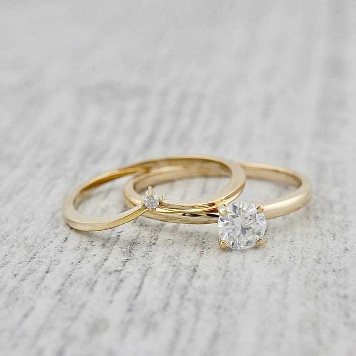 Mathieu Blanchard Bague V en or 10K et moissanite