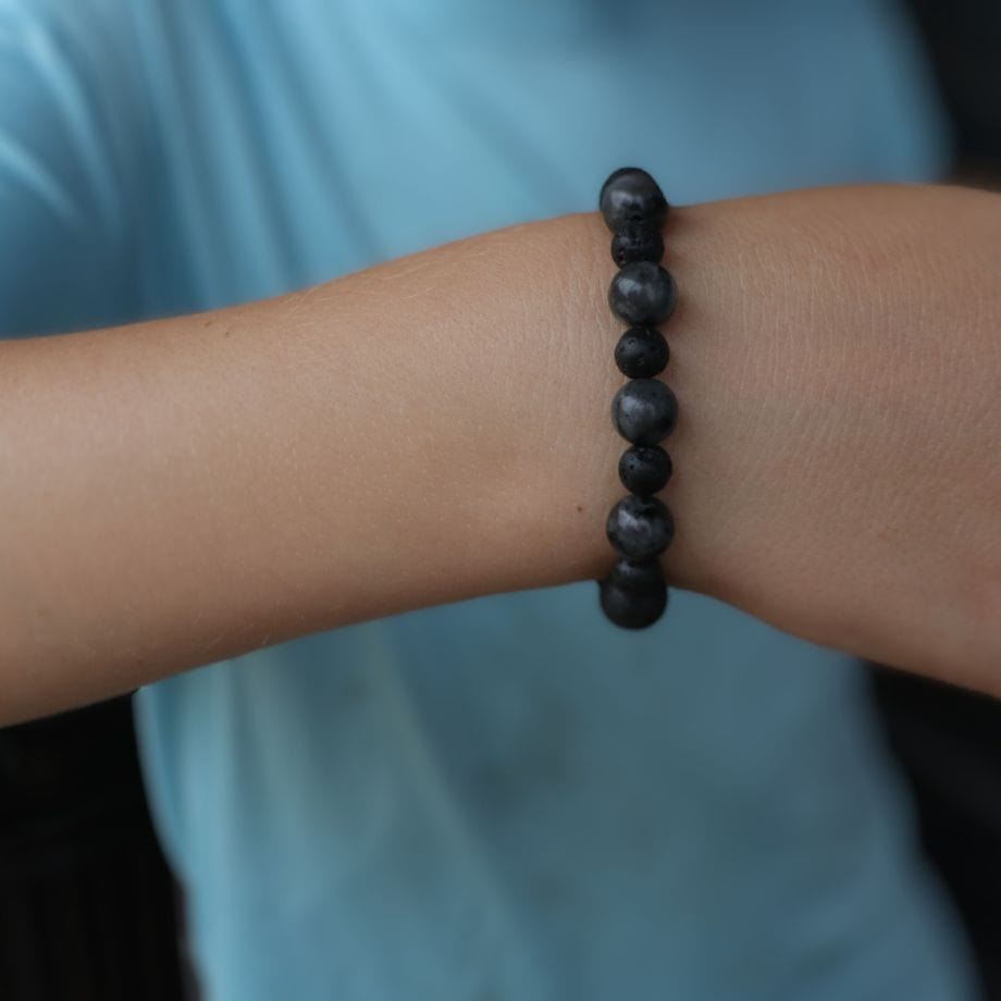 Mathieu Blanchard Bracelet Magmatique en labradorite et pierre de lave