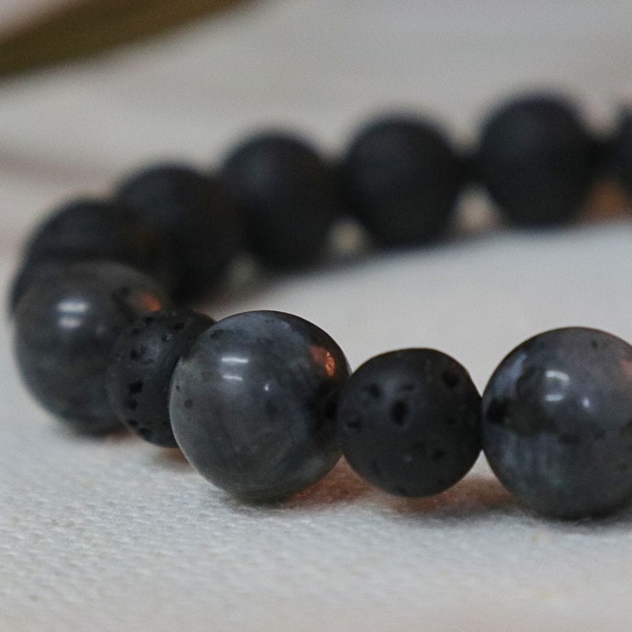Mathieu Blanchard Bracelet Magmatique en labradorite et pierre de lave