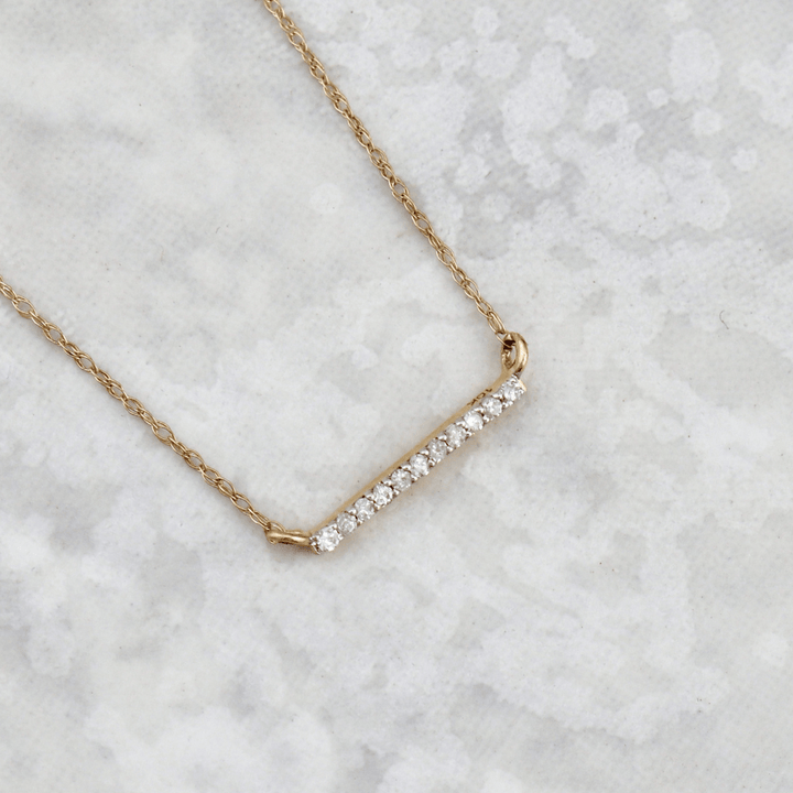 - Collier Collier Barre en or 10K et diamants