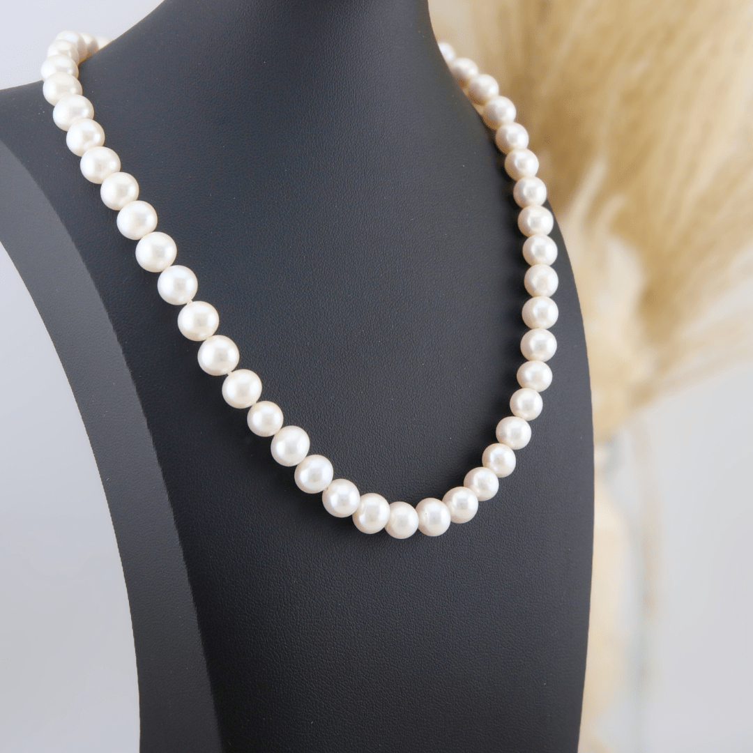 Mathieu Blanchard Collier de perles 8 mm et or 14K