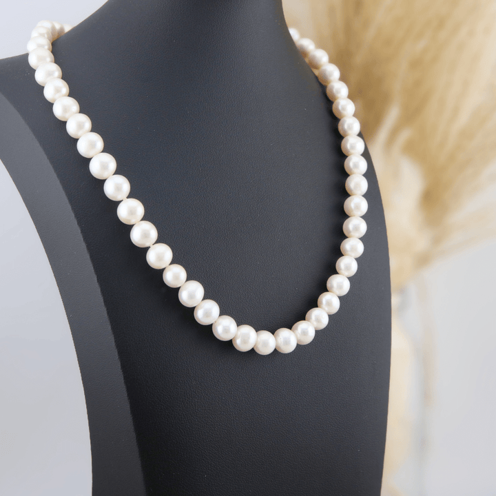 Mathieu Blanchard Collier de perles 8 mm et or 14K