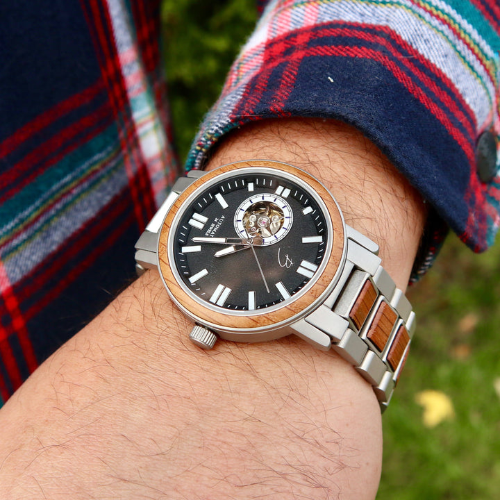 Mathieu Blanchard Montres Chêne provenant de baril de whisky Montre Copernic en bois de baril de whisky recyclé