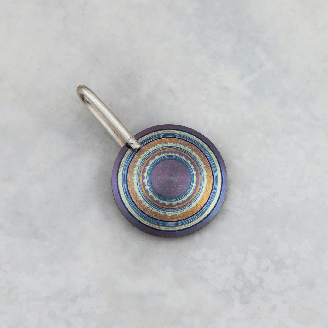 Christine Dwane Pendentif en argent sterling et titane