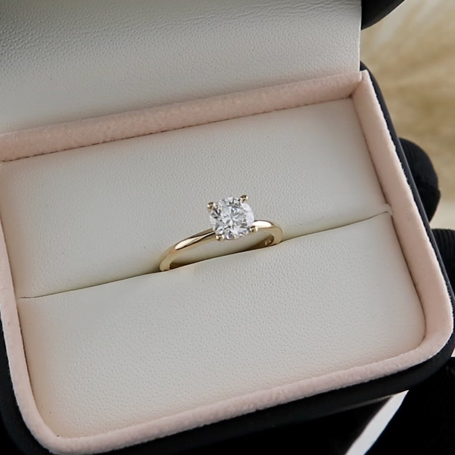 Bague solitaire Classique en or 14K - 18K et diamant 0,5 - 1 ct