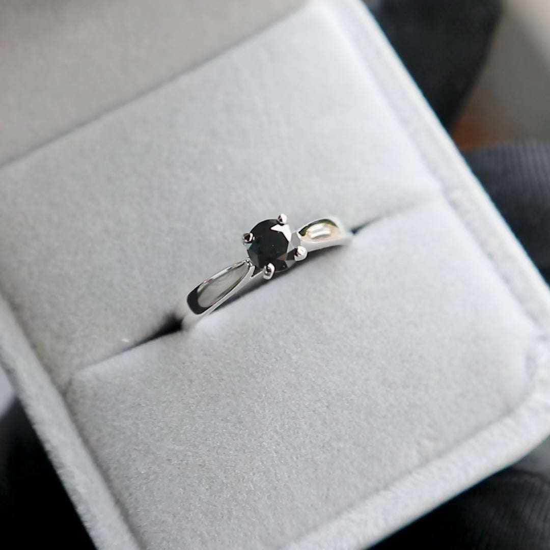 Classic Solitaire 14K-18K Gold and 0,5 ct Black Moissanite Ring