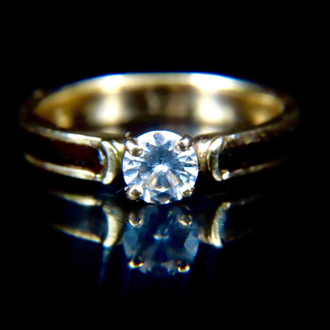 Atelier du bon bouleau Bague Solitaire en bois, or 14K - 18K et moissanite personnalisée