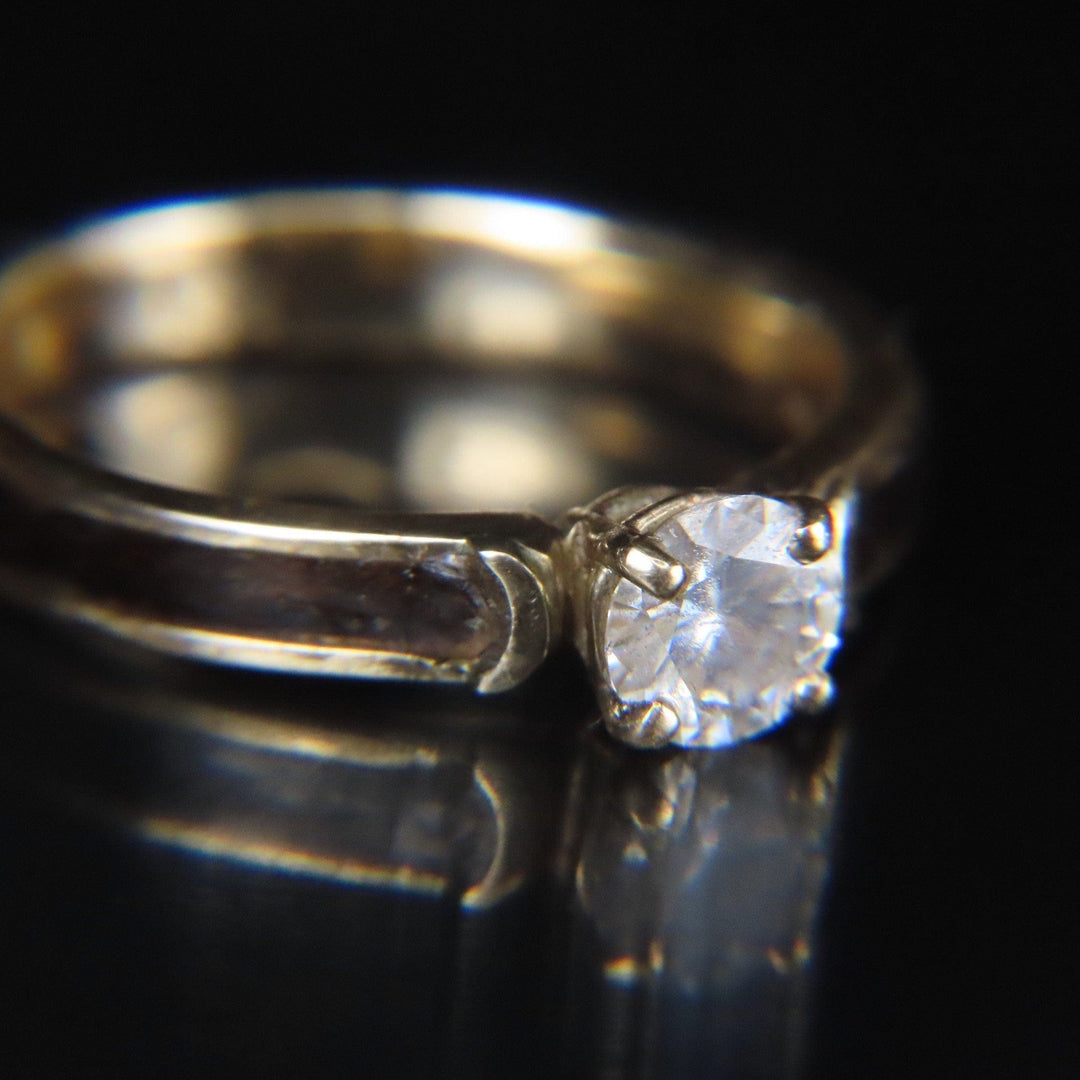 Atelier du bon bouleau Bague Solitaire en bois, or 14K - 18K et moissanite personnalisée