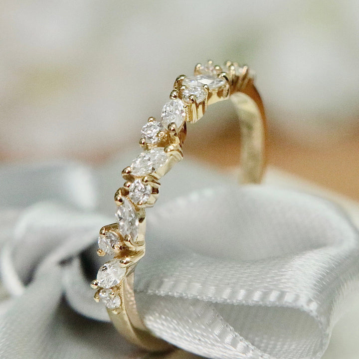 Mathieu Blanchard Bagues Bague semi-éternité Marquise en or 10K et moissanites