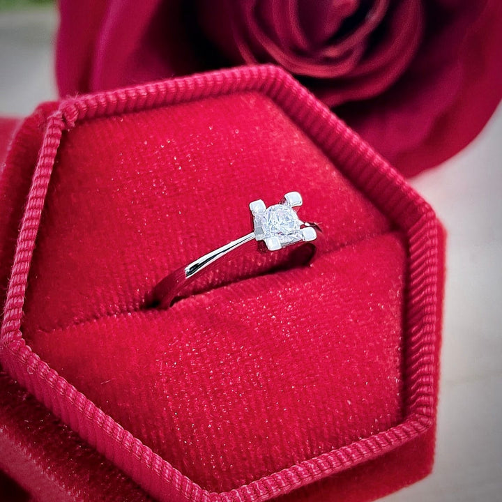 RPM Bague Classique Solitaire CZ en or 10K