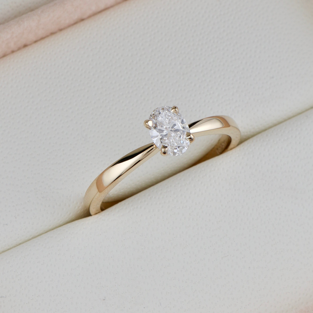 Bague solitaire Oval en or 14K et diamant 0,5 ct