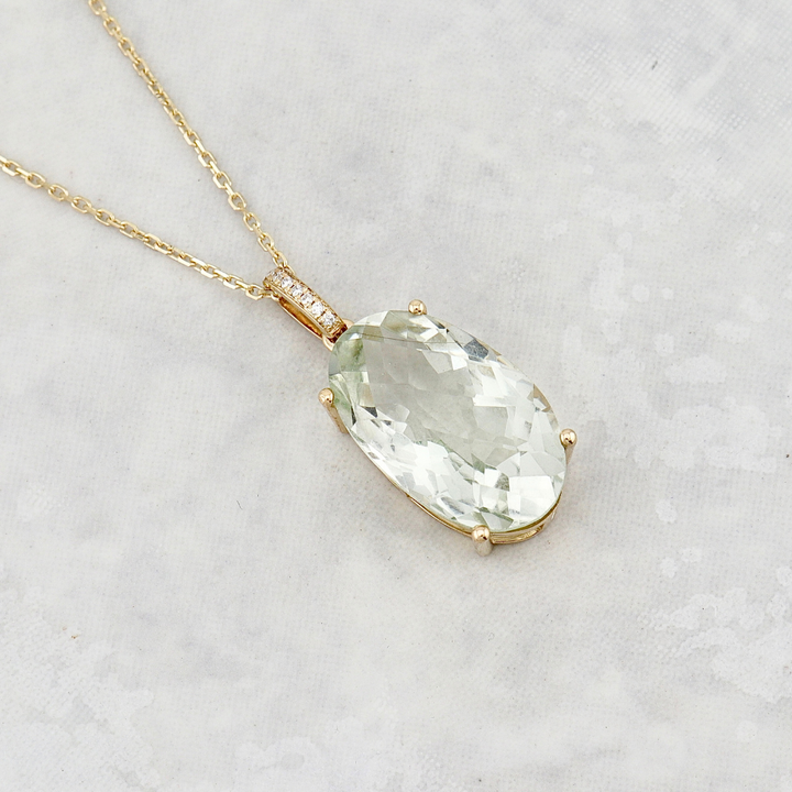 Collier en or 14K, diamants et améthyste verte