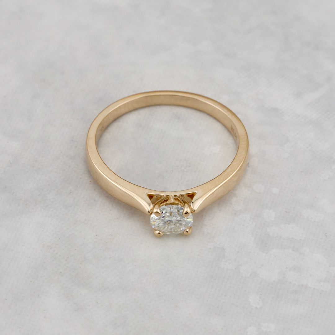 Classic Solitaire 14K Gold and 0,5 ct Diamond Ring 