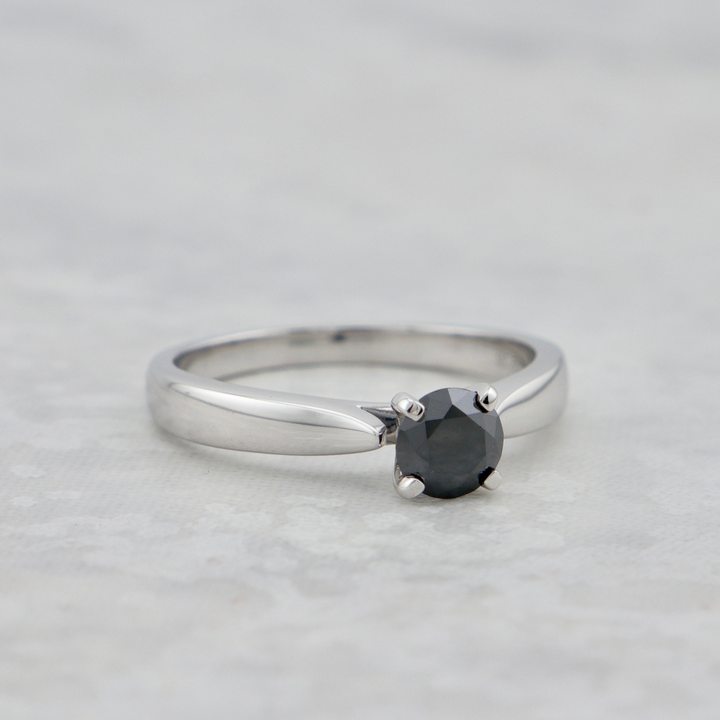 Classic Solitaire 14K-18K Gold and 0,5 ct Black Moissanite Ring 