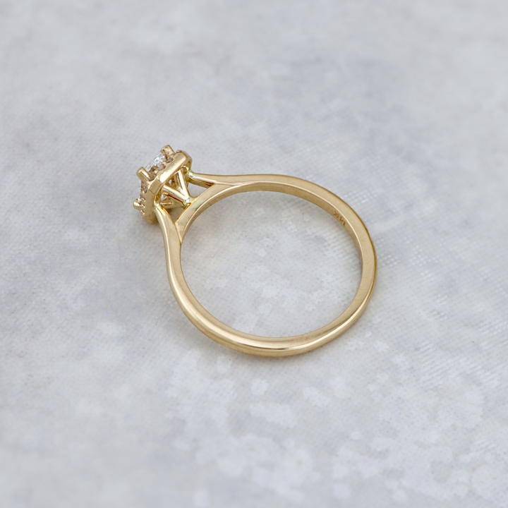 Bague Halo Émeraude en or 14K - 18K et diamant 0,6 ctw