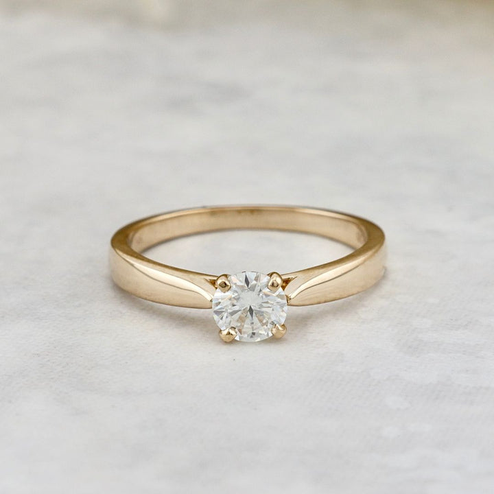 Classic Solitaire 14K Gold and 0,5 ct Diamond Ring 