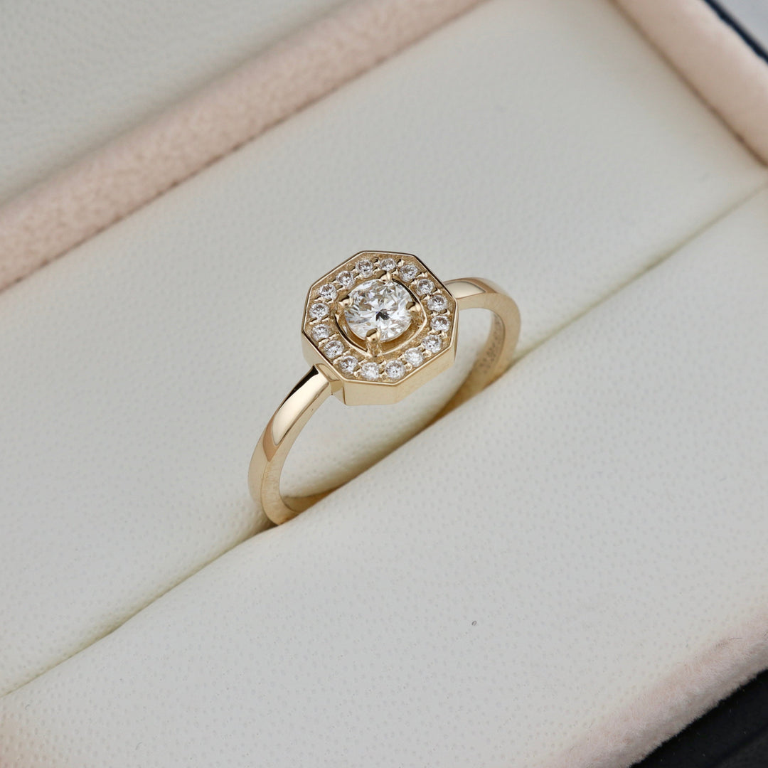 Bague Art Deco en or 18K et diamants