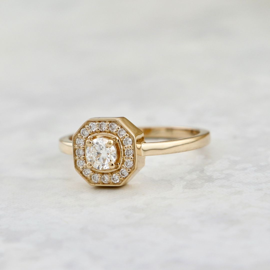 Art Deco 18K Gold and Diamond Ring