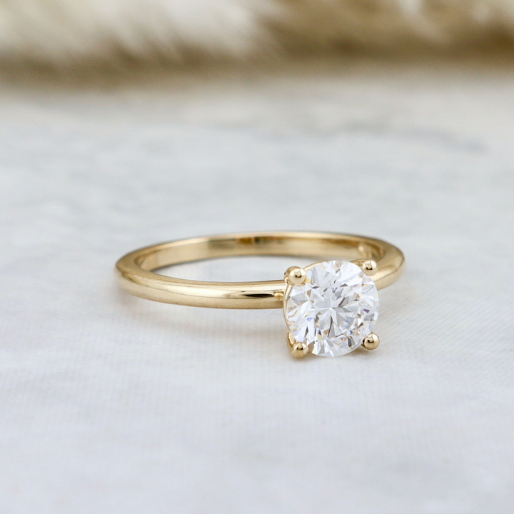 Classic 14K Gold and Round 0.5 - 1 ct Diamond