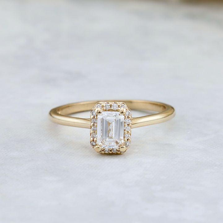 Bague Halo Émeraude en or 14K - 18K et diamant 0,6 ctw