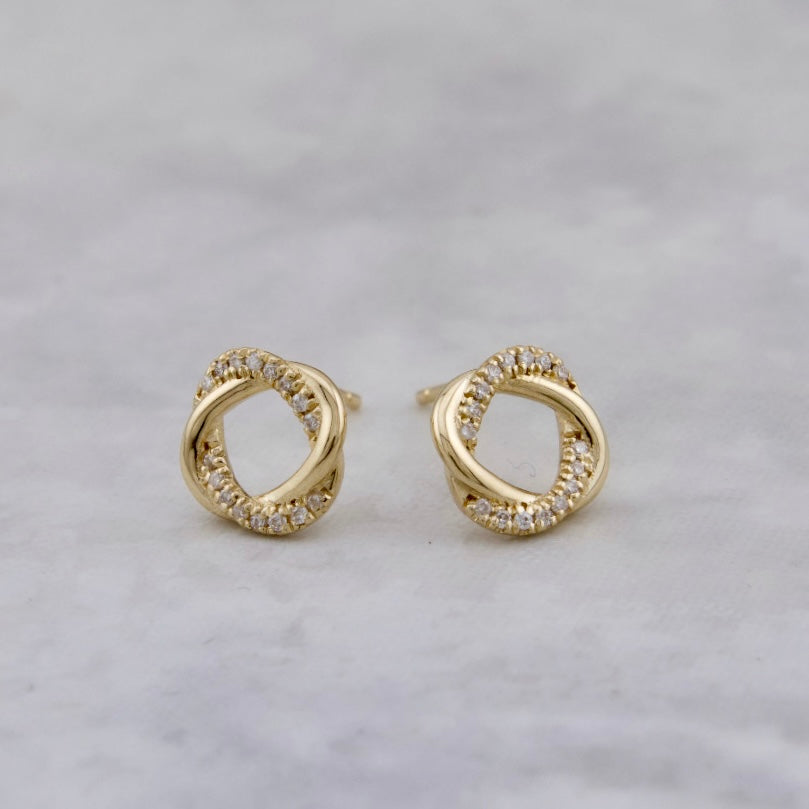 Boucles d'oreilles Entrelacées en or 14K et moissanites