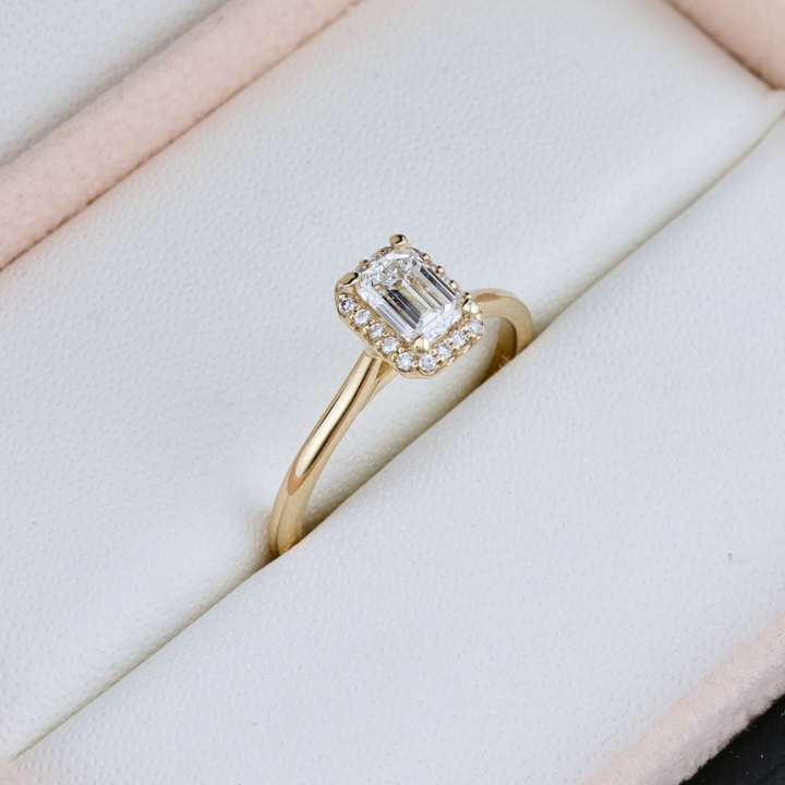 Bague Halo Émeraude en or 14K - 18K et diamant 0,6 ctw