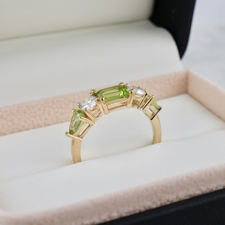 14K - 18K Gold, Peridots and Diamonds Ring