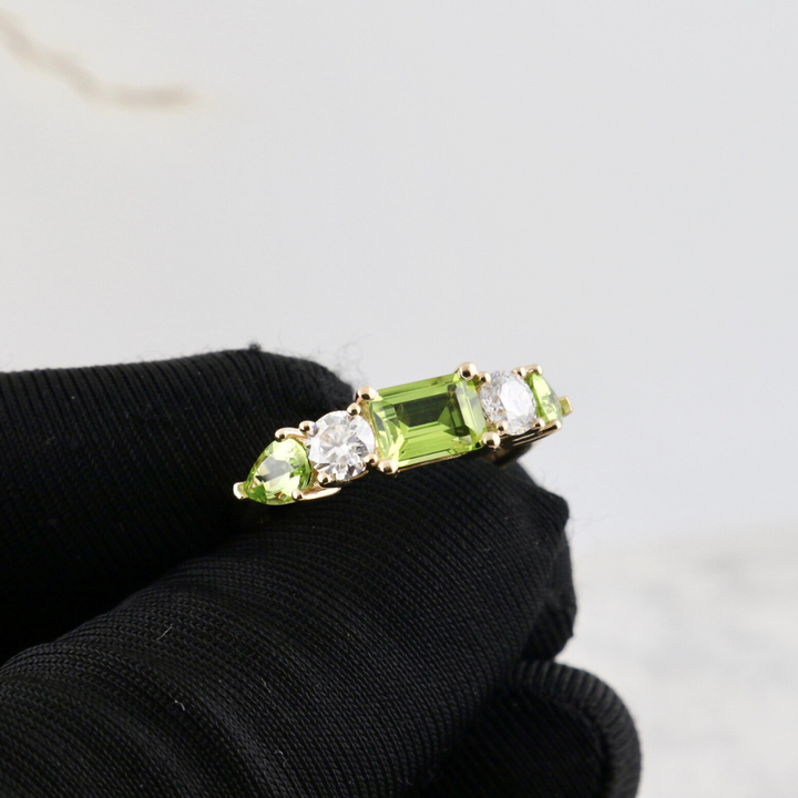 14K - 18K Gold, Peridots and Diamonds Ring