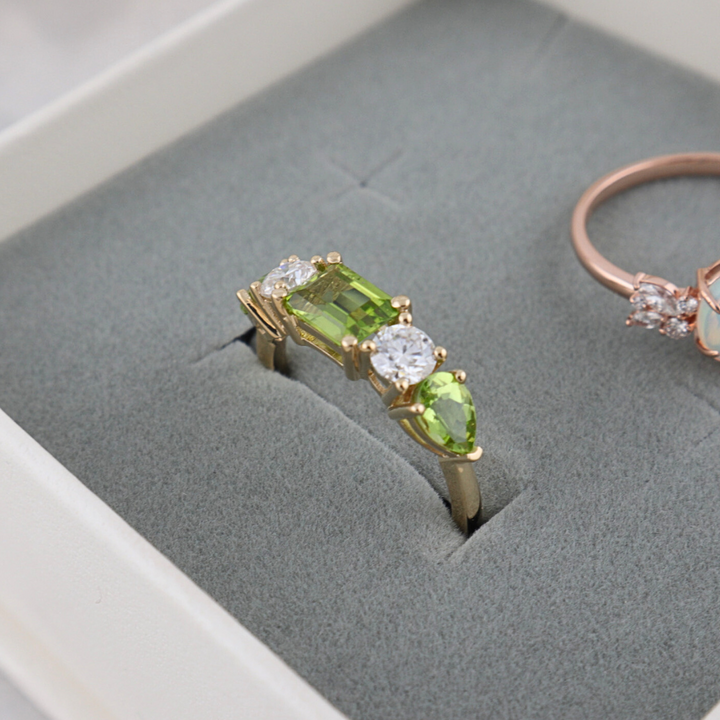 14K - 18K Gold, Peridots and Diamonds Ring