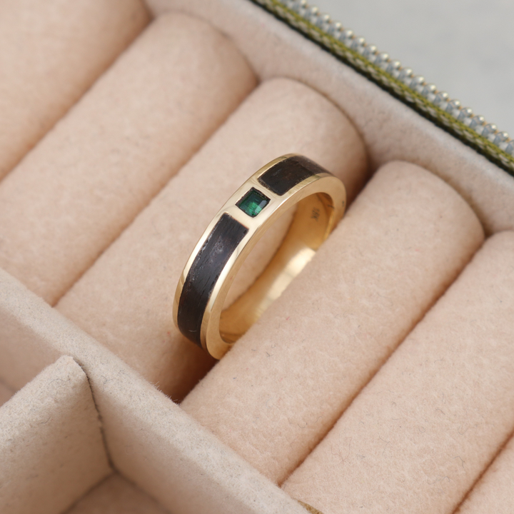 Bague en bois, or 14K - 18K et émeraude