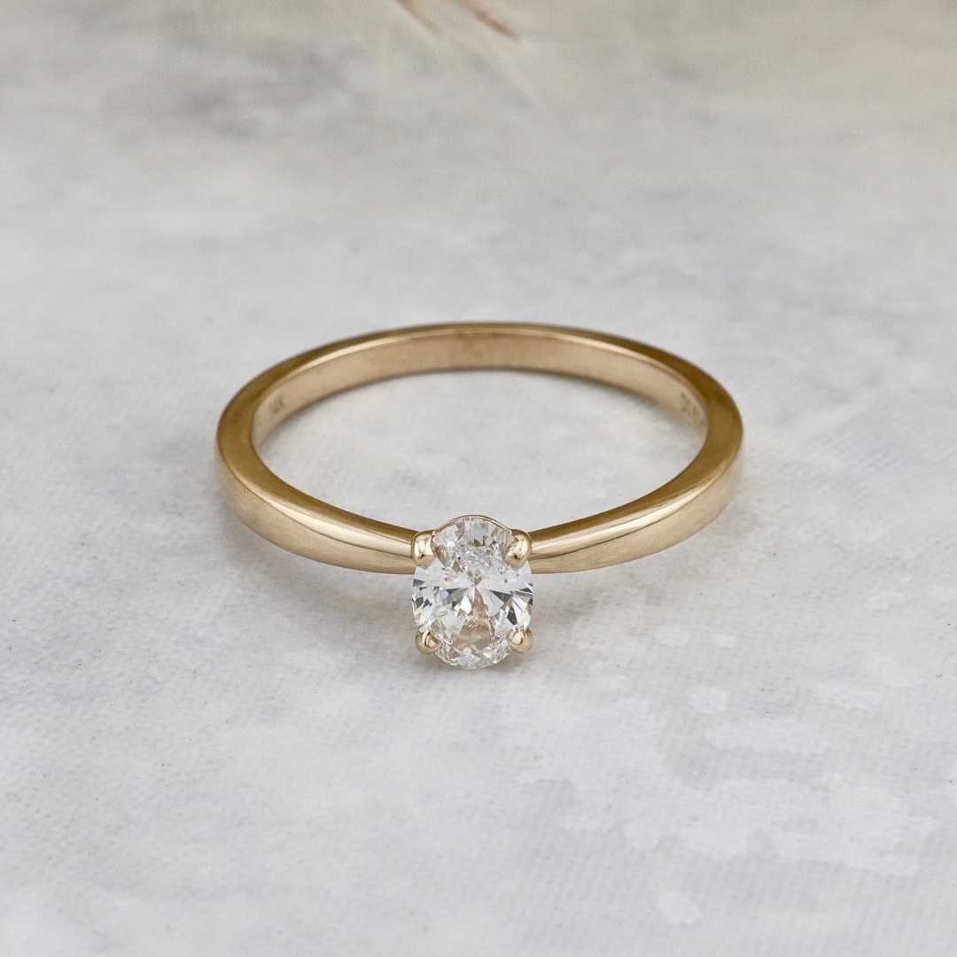 Bague solitaire Oval en or 14K et diamant 0,5 ct