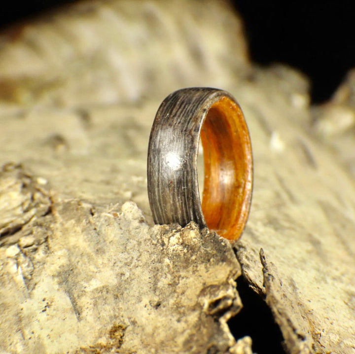 Bague minimaliste en bois personnalisée