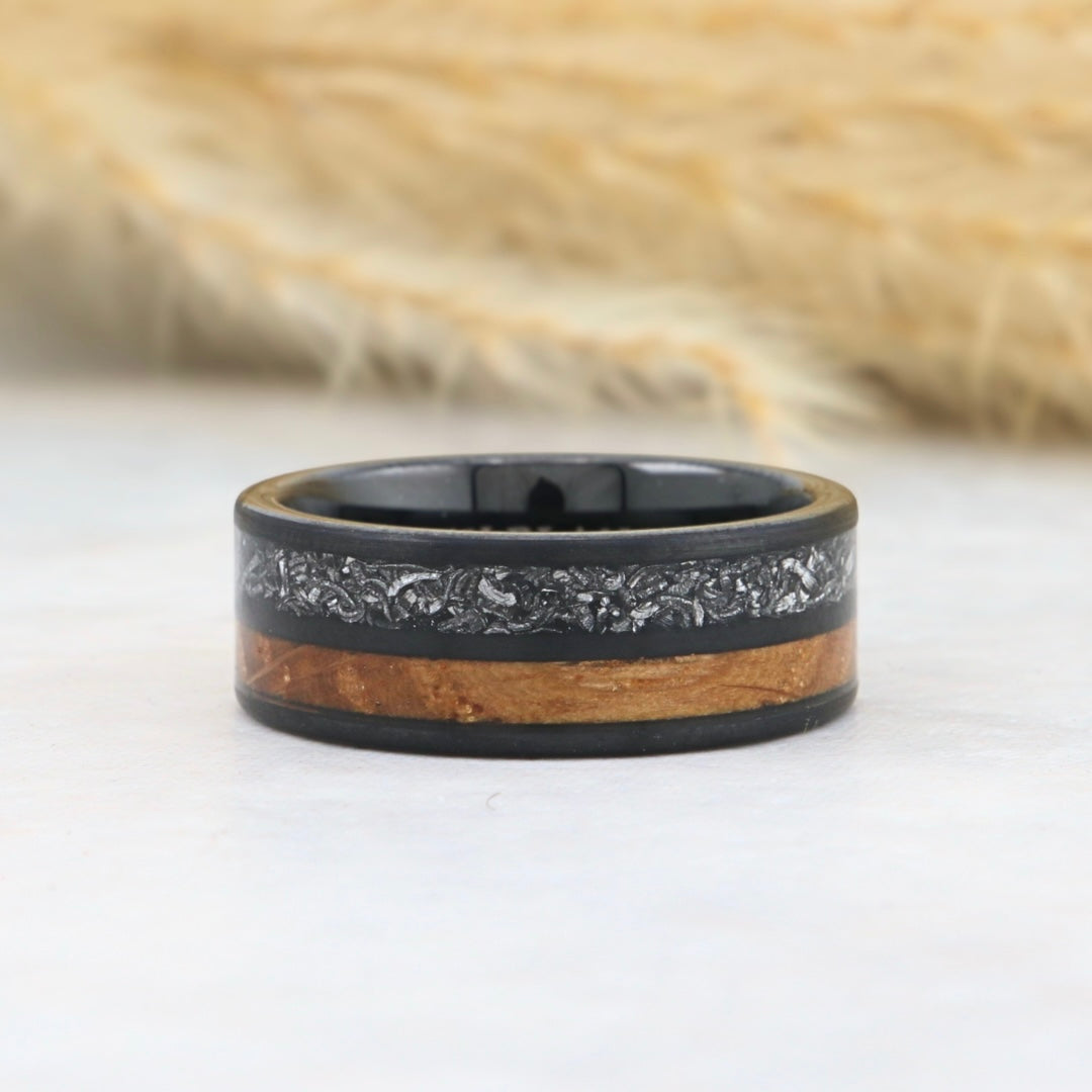 8mm Muonionalusta Meteorite &amp; Whisky Barrel Wood Tungsten Ring