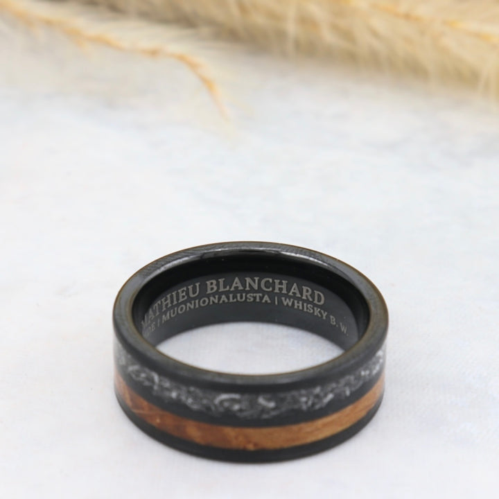 8mm Muonionalusta Meteorite &amp; Whisky Barrel Wood Tungsten Ring