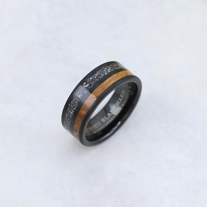 8mm Muonionalusta Meteorite &amp; Whisky Barrel Wood Tungsten Ring