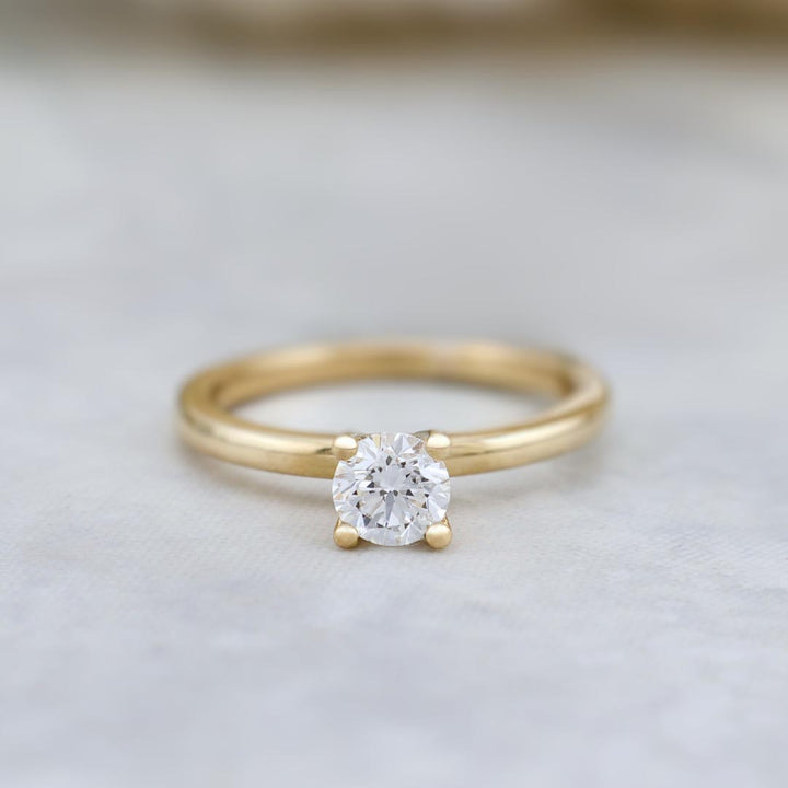Classic 14K Gold and Round 0.5 - 1 ct Diamond