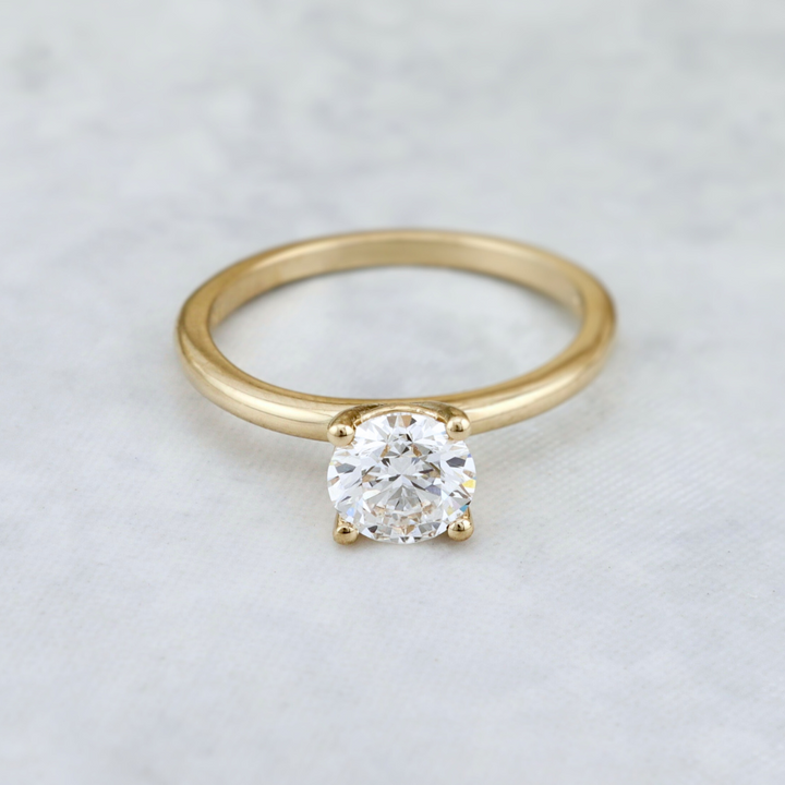 Classic 14K Gold and Round 0.5 - 1 ct Diamond