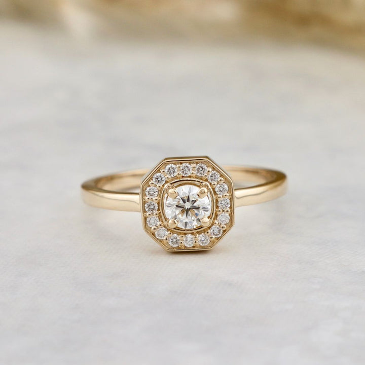 Art Deco 18K Gold and Diamond Ring