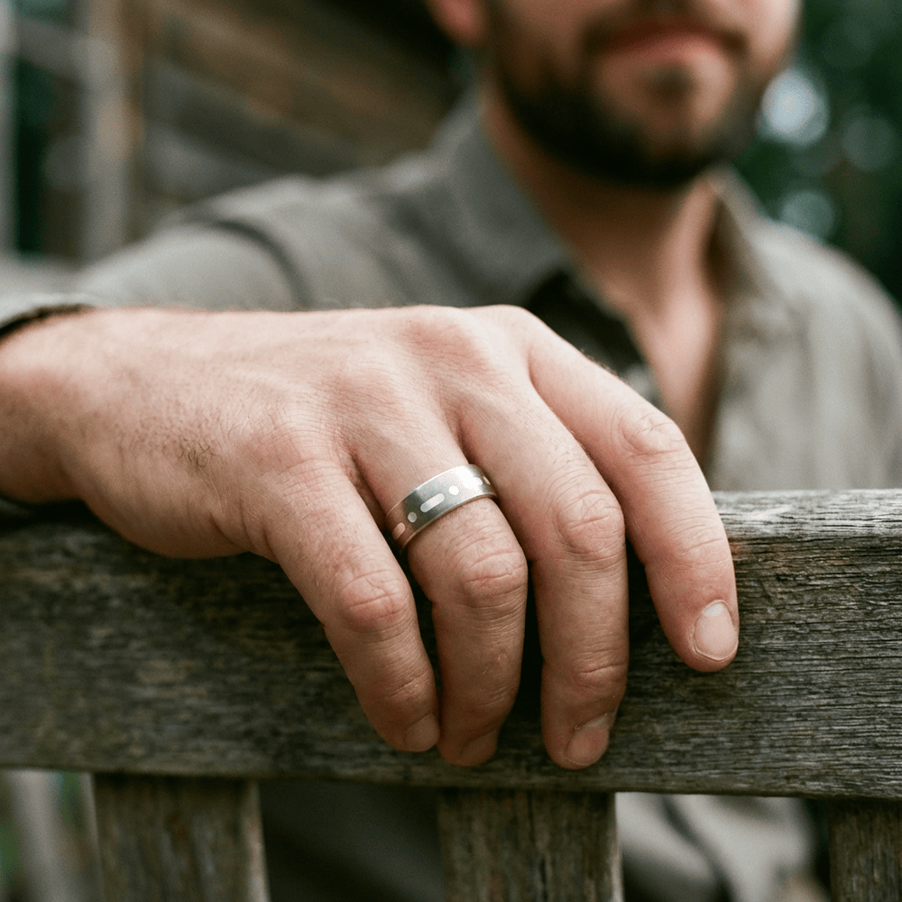 Christine Dwane Bague Code Morse en argent et titane