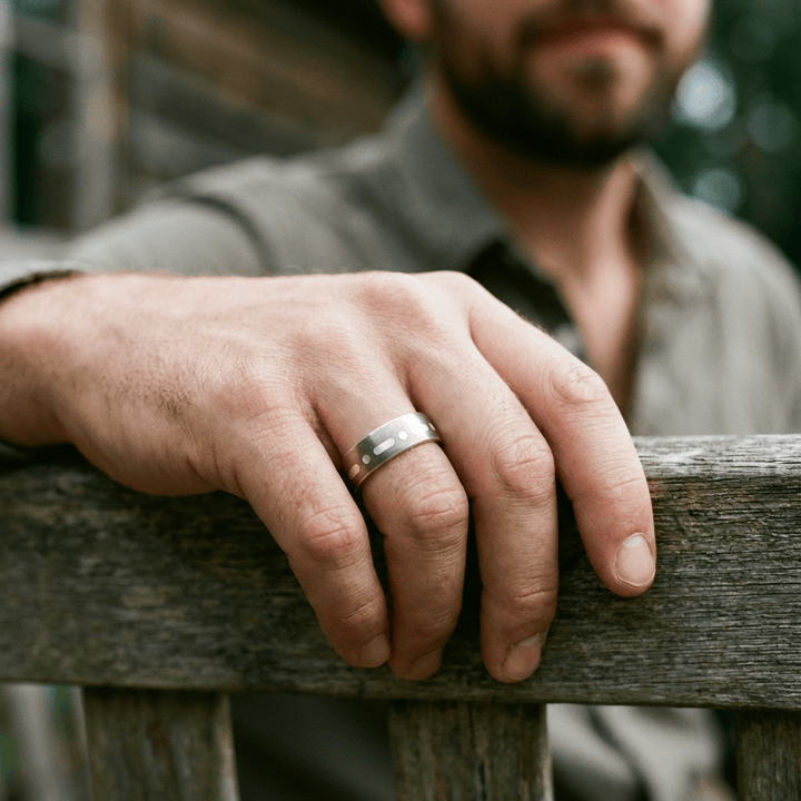 Christine Dwane Bague Code Morse en argent et titane