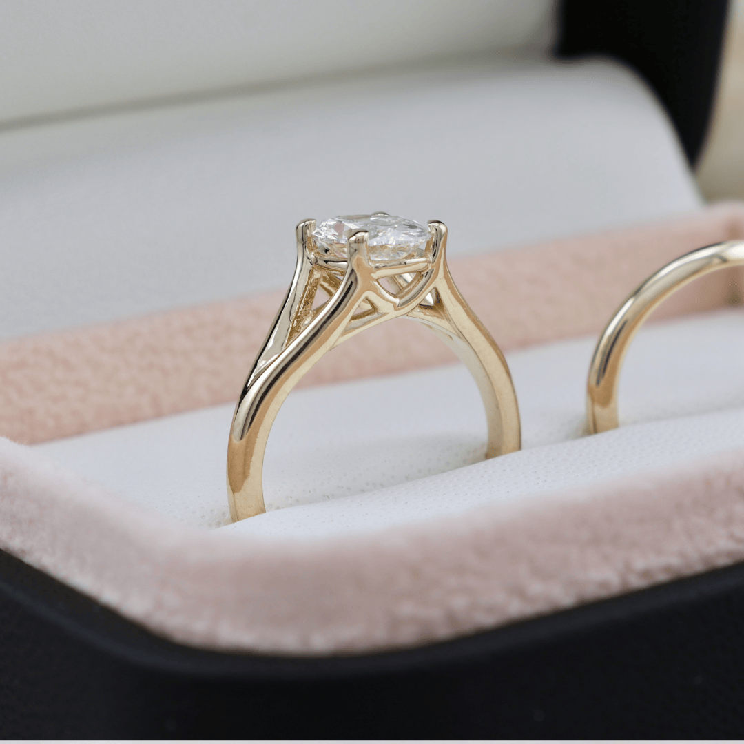 Bague Diamant ovale 1ct Mathieu Blanchard Bagues Bague de fiançailles sur mesure — Centrale 1ct | Mathieu Blanchard Mathieu Blanchard Joaillerie
