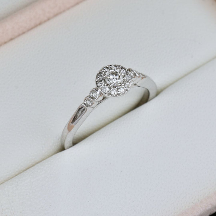 Bague diamant solitaire avec halo Mathieu Blanchard Bagues Bague de fiançailles Diamants 0.40 ctw | Mathieu Blanchard Joaillerie Mathieu Blanchard Joaillerie